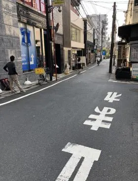 ユニ六本木ビルの外観