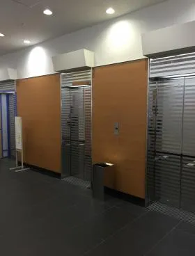 京王新宿三丁目ビルの外観