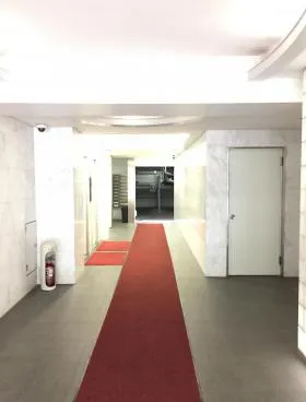 東京ロイヤルプラザビルの外観