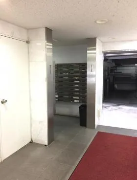 東京ロイヤルプラザビルの外観
