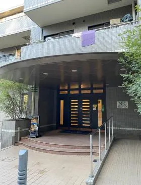 NK青山ホームズビルの外観