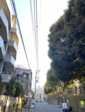 NK青山ホームズビルの外観