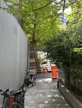 NISHIAZABUFTビルの外観