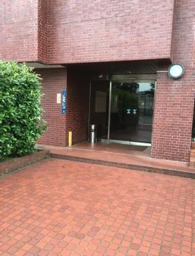 ロジマン西麻布ビルの外観