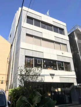 西麻布ハウスビルの外観