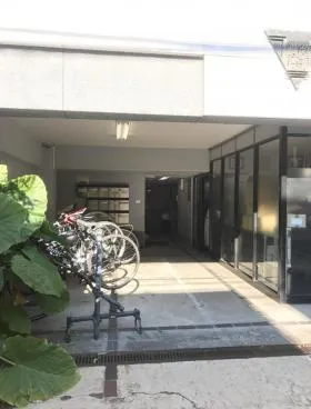 西麻布ハウスビルの外観