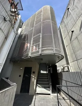 西麻布エフティーセカンドビルの外観