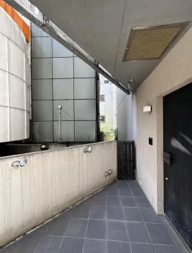 西麻布エフティーセカンドビルの外観