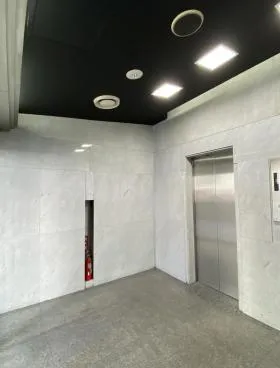 共同ビル(小伝馬町駅前)の外観