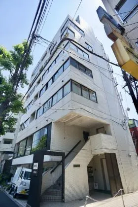 西麻布YKビルの外観