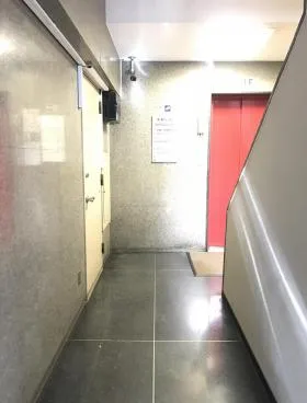 光起ビルの外観