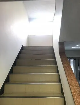 光起ビルの外観