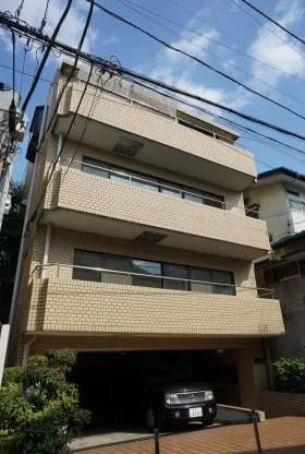 シュロス麻布の外観