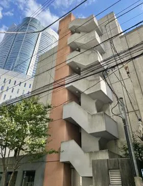 エスナ六本木の外観