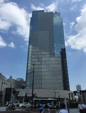 ハーモニータワーの外観