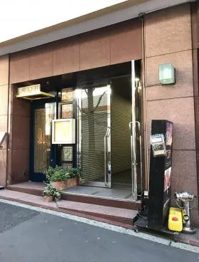 プラザ西麻布ビルの外観