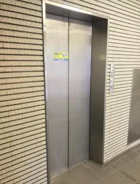 プラザ西麻布ビルの外観