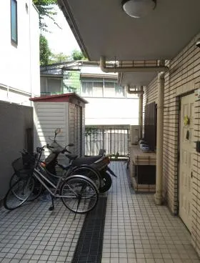 アーバンコート西麻布ビルの外観