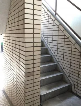 アーバンコート西麻布ビルの外観