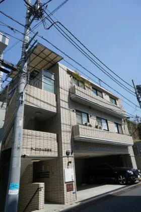 アーバンコート西麻布ビルの外観