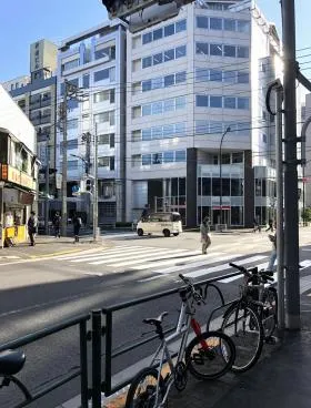 クレグラン骨蓋通ビルの外観