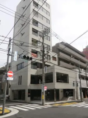ファイン青山ビルの外観