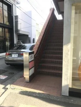 サントロペ南青山の外観