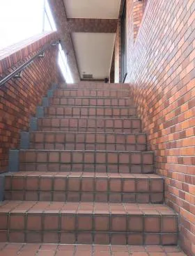 サントロペ南青山の外観