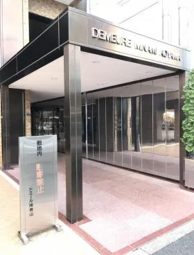 ドミール南青山ビルの外観