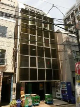 南青山シミズビルの外観