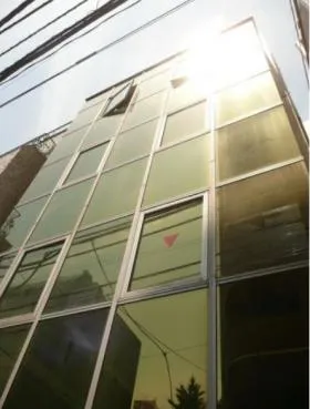 南青山シミズビルの外観