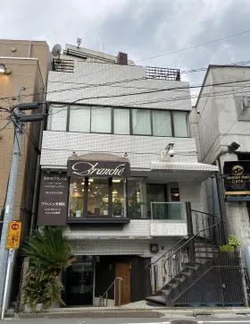 六本木高橋ビルの外観