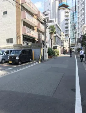 秀和六本木レジデンスビルの外観