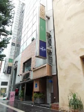 六本木DMビルの外観