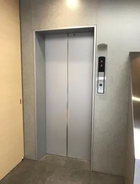 ABビルの外観