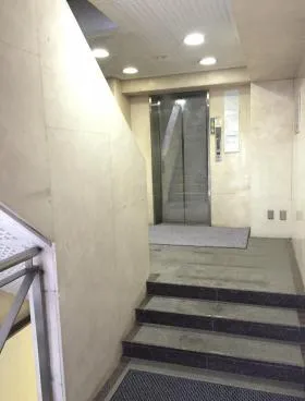 銀座アルカビルの外観