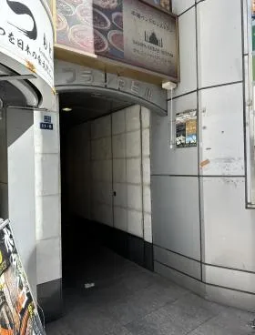 六本木フランセビルの外観