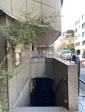 INACビルの外観