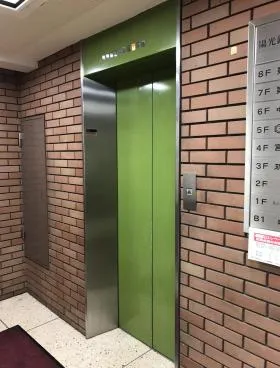 陽光銀座三原橋ビルの外観