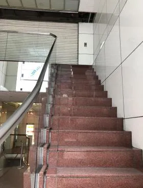 正直家ビルの外観