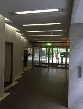 イースト六本木ビルの外観