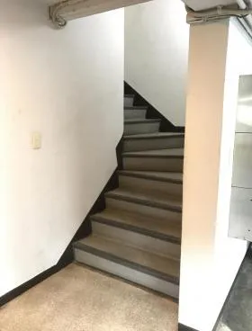 善隣会館ビルの外観