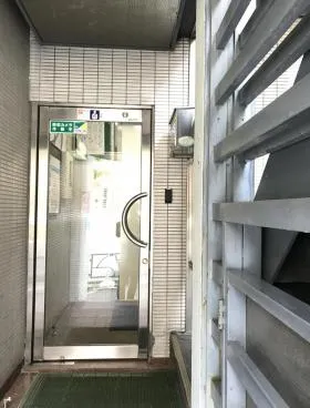 第2幸ビルの外観