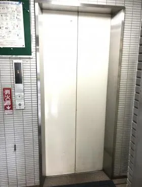 第2幸ビルの外観