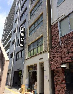 YSビルの外観