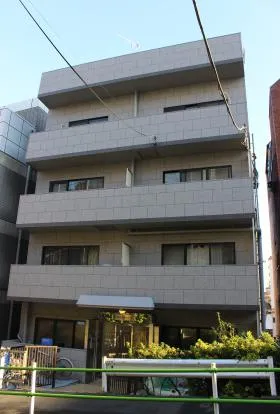 麻布長岡ハイツの外観