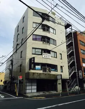 ルミエール元麻布ビルの外観