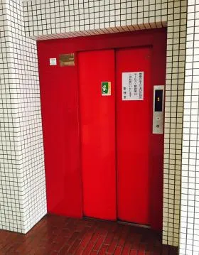 ルミエール元麻布ビルの外観