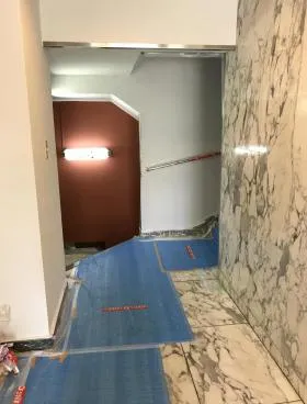 麻布台ナショナルコートビルの外観