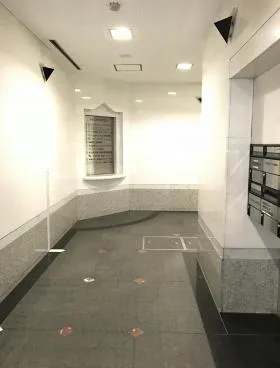 GINZA ONE BUILDING(旧ホーメスト木箱銀座)ビルの外観